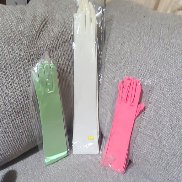 Opera style gloves one pair - Picture 3 of 7